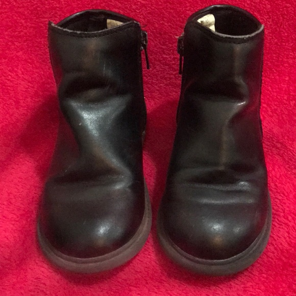 Girls crazy 8 boots...any 3 kids items $15 - Picture 1 of 4